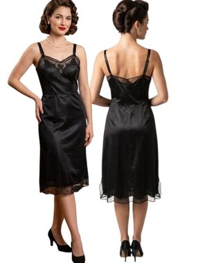 BARBIZON Vintage 1950s Lace Trimmed Black Slip - Size XS/S